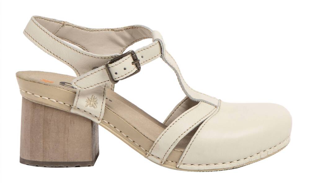 NEW THE ART COMPANY women's i wish sandal in cream